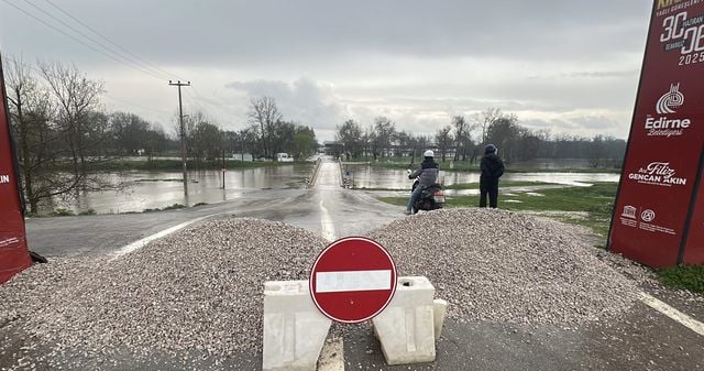 Edirne’de su seviyesi yükselen Tunca ve Meriç’te ‘sarı alarm’ uyarısı devam ediyor