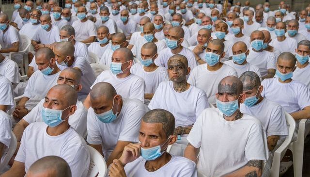 El Salvador’da MS-13 çetesinin 500 üyesi hakkındaki toplu dava başladı