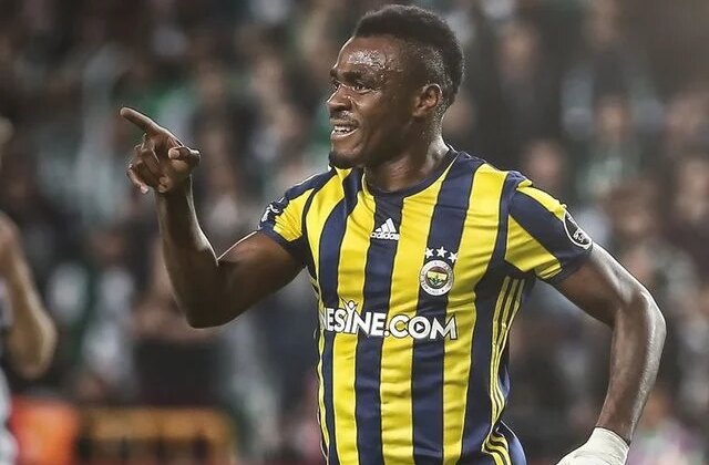 Emenike, Aziz Yıldırım’a olan sevgisini yeniden hatırlattı
