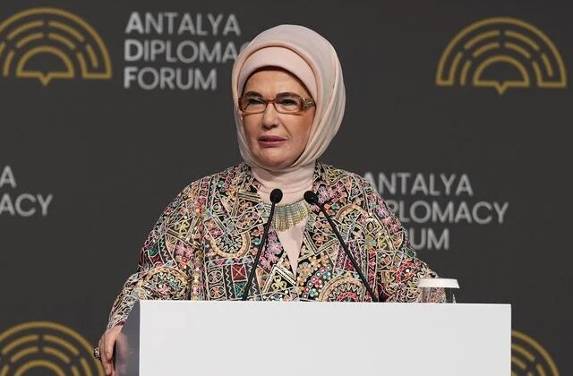 Emine Erdoğan’dan Filistinli çocukların eğitimi için çağrı