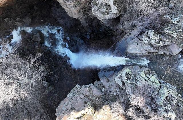 10 yıl sonra yeniden aktı! Erciyes’te şelale canlandı