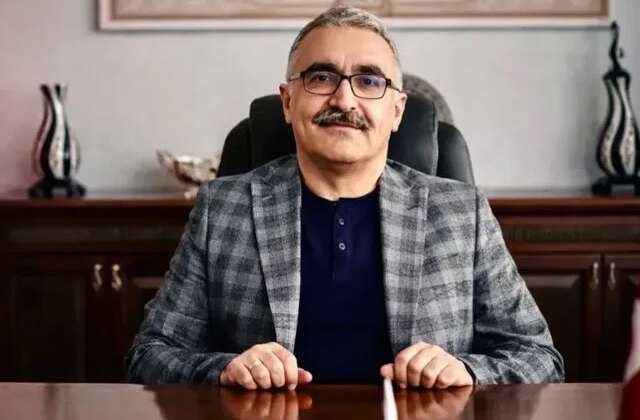 Eski Esenlik Genel Müdürü Veysel Tay, okul saldırısı paylaşımı nedeniyle gözaltına alındı