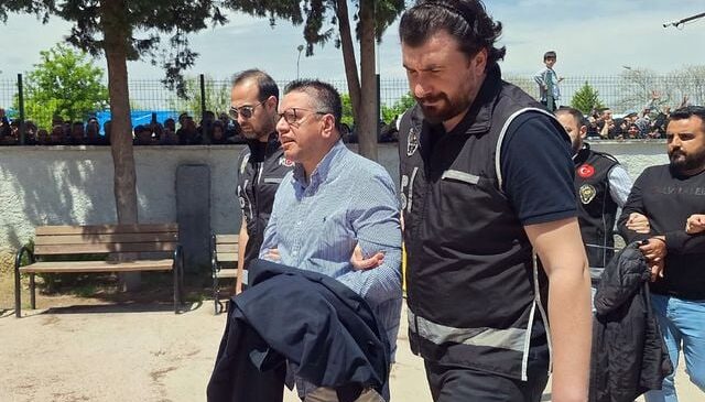 Eski Halfeti Belediye Başkanı Şeref Albayrak, adliyeye götürülürken böyle bağırdı