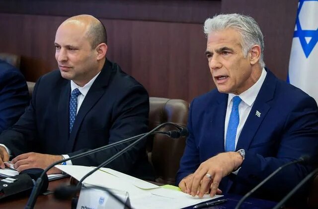 2021’de Netanyahu’yu koltuğundan eden Bennett ve Lapid yeniden seçim koalisyonu kurdu