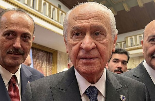 Farklı bir takım ismi verdi! Devlet Bahçeli’den ‘Galatasaray mı Fenerbahçe mi?’ sorusuna şaşırtan cevap