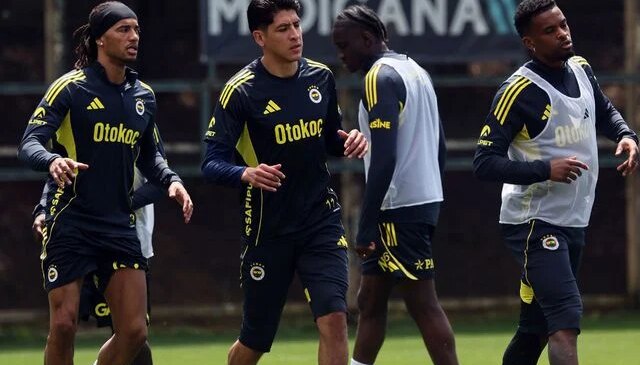 Fener taraftarını delirten paylaşım: Düştüğü nota tepki yağıyor