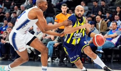 Fenerbahçe Beko, derbide Anadolu Efes’i farklı geçti