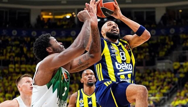 Fenerbahçe, Euroleague play-off serisinde 1-0 öne geçti