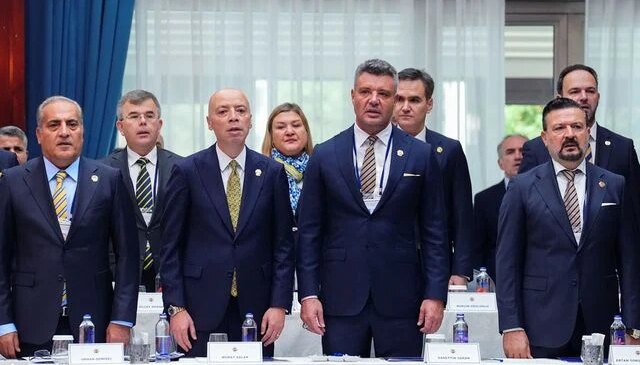 Fenerbahçe yönetimi olağanüstü toplanıyor