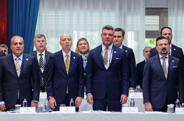 Fenerbahçe yönetimi olağanüstü toplanıyor