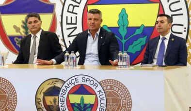 Fenerbahçeli yönetici Ali Gürbüz, Galatasaray maçı biter bitmez telefona sarıldı