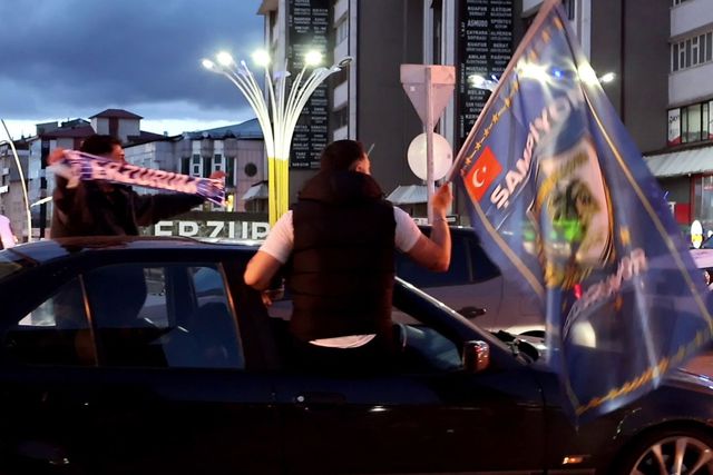 formalarini giyip bayraklarini cikarttilar df46a5a8aa o