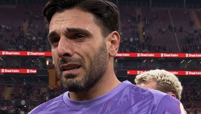 Galatasaray taraftarının protestosuna maruz kalan Günay Güvenç hüngür hüngür ağladı