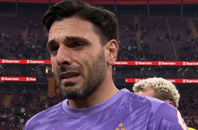 Galatasaray taraftarının protestosuna maruz kalan Günay Güvenç hüngür hüngür ağladı