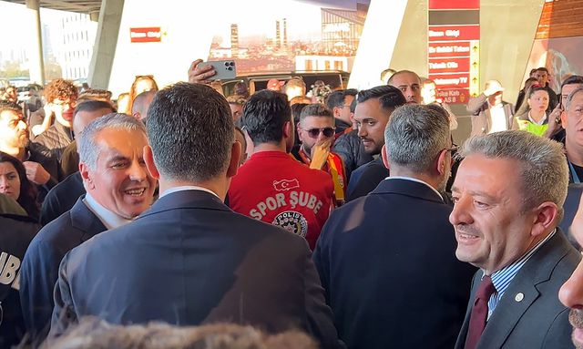 Galatasaray yönetimi, Fenerbahçe’ye zeytin dalı uzattı