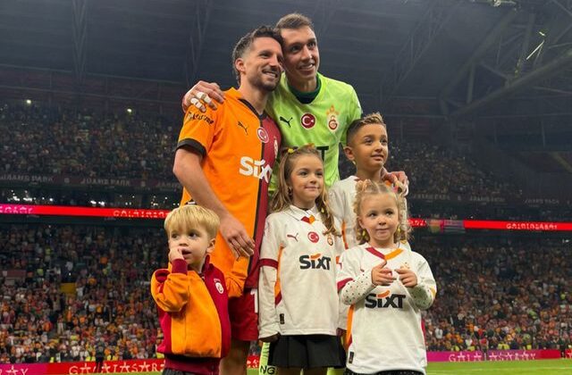 Galatasaray’da eski kaptanlar Muslera ve Mertens dümene geçti