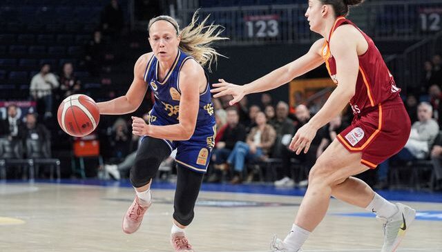 Galatasaray’ı üst üste üçüncü kez deviren Fenerbahçe Opet namağlup şampiyon