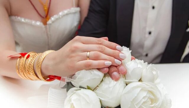 Gaziantep’te bir çift, düğüne gelemeyecek olanlar için davetiyeye IBAN koydu