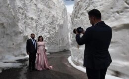 Gelin ve damat adayı kar tünelinde fotoğraf çekimi yaptı