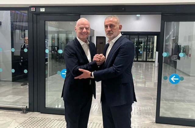 Gianni Infantino İstanbul’a geldi! Hacıosmanoğlu ile verdiği pozu görenler aynı yorumu yaptı