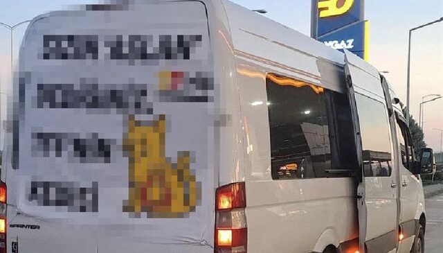 Göztepeli taraftar, Galatasaray maçı öncesi aracının arkasına astığı pankartla olay çıkardı