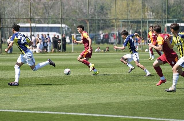 Günün ilk derbisinde kazanan belli oldu