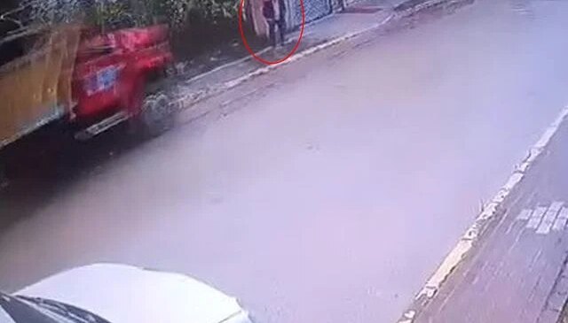 Çalışır vaziyette bırakılan kamyon dehşet saçtı! Yaşlı adam feci şekilde can verdi