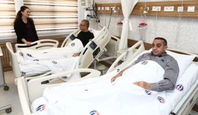 Hasta, doktoruna böbreğini verdi