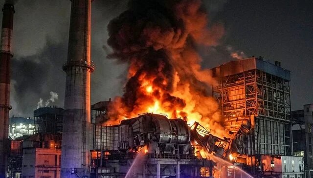 Hindistan’da bir elektrik santralinde meydana gelen patlamada 9 kişi öldü
