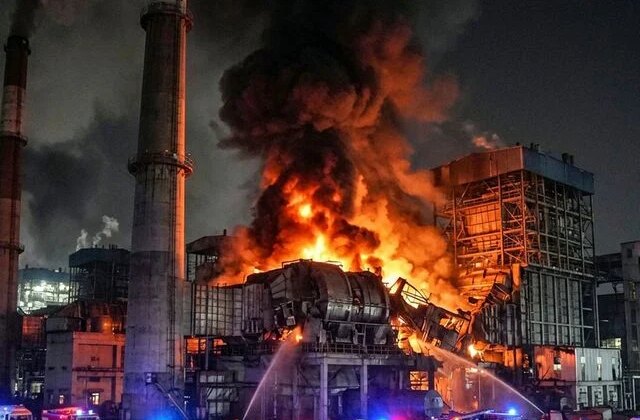 Hindistan’da bir elektrik santralinde meydana gelen patlamada 9 kişi öldü