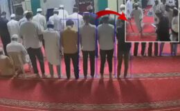 Hindistan’da camiye giren yılan paniğe neden oldu