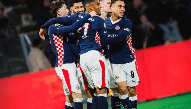 PSV, Hollanda Ligi’nde üst üste 3. kez şampiyon