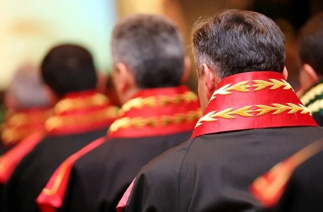 HSK Kararnamesiyle 14 hakim ve savcının görev yeri değişti