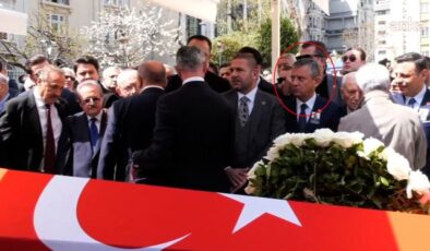 Hüsamettin Cindoruk’un cenazesinde soğuk rüzgarlar! Bakışlara dikkat