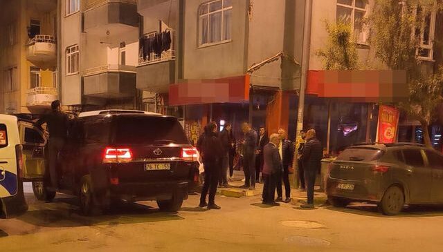 Dehşet evi! 2 kişi silahla vurulmuş şekilde ölü bulundu