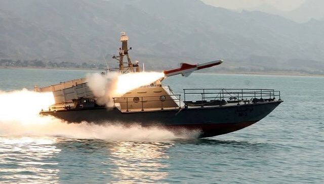 İran, Umman açıklarında bir konteyner gemisini uyarı bile yapmadan vurdu