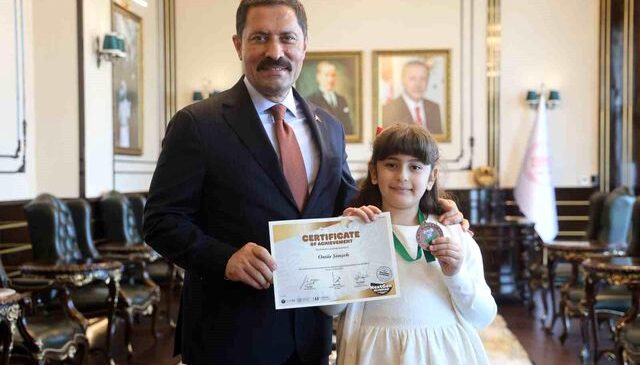 Dünya üçüncüsü olan şehit kızı, valiye söyledikleriyle kendine hayran bıraktı