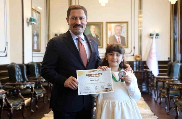 Dünya üçüncüsü olan şehit kızı, valiye söyledikleriyle kendine hayran bıraktı