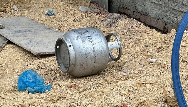 İnşaatta kafasına mutfak tüpü düşen işçi hayatını kaybetti