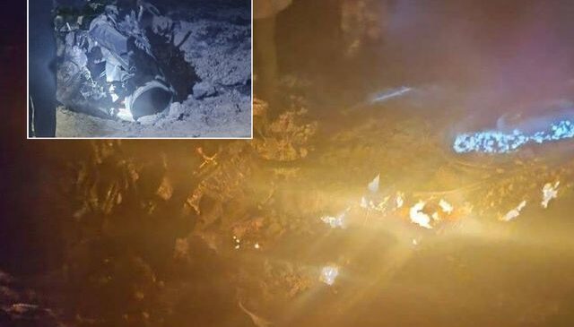 İran enkaz görüntülerini yayınladı! 3. uçak düşürüldü iddiası