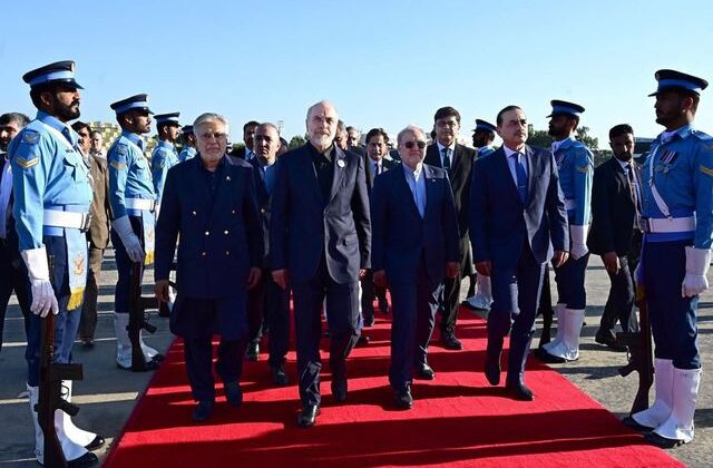 İran heyeti Pakistan’dan ayrıldı