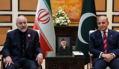 İran heyetinin başkanı unutmadı! Dikkat çeken rozet detayı