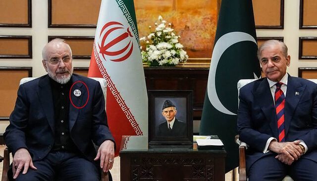 İran heyetinin başkanı unutmadı! Dikkat çeken rozet detayı