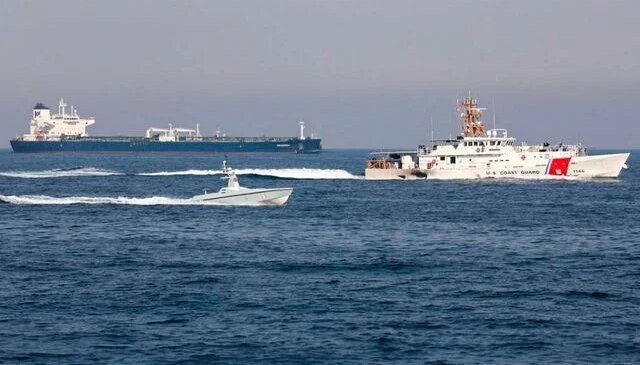 İran’a 6 milyar dolarlık abluka darbesi! ABD 41 tankerin rotasını değiştirdi