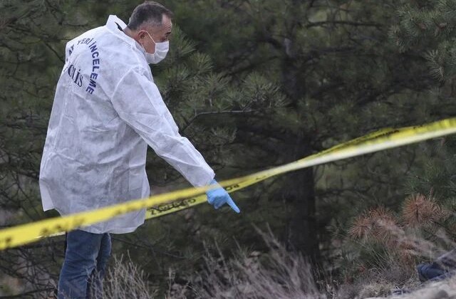 Annenin cesedi toprağa gömülü, oğlu da silahla vurulmuş halde bulundu