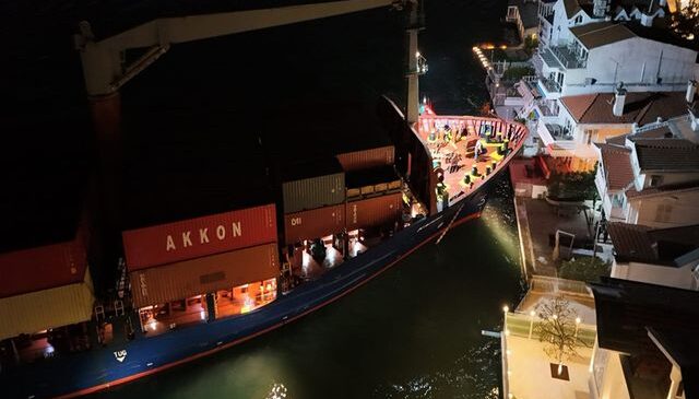 İstanbul Boğazı’nda facianın eşiğinden dönüldü