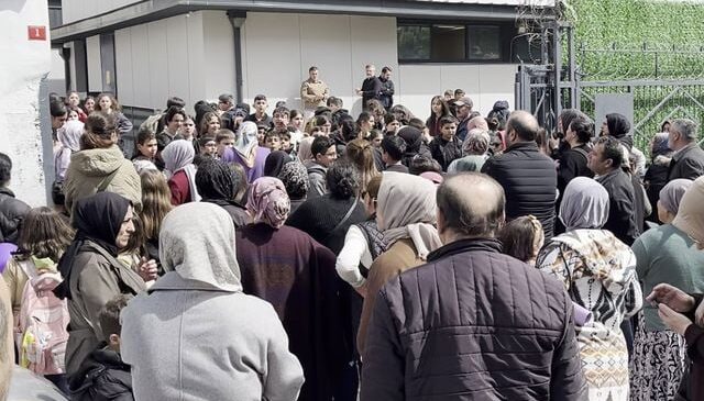 Haberi alan okula akın etti, çok sayıda öğrenci hastanelik oldu