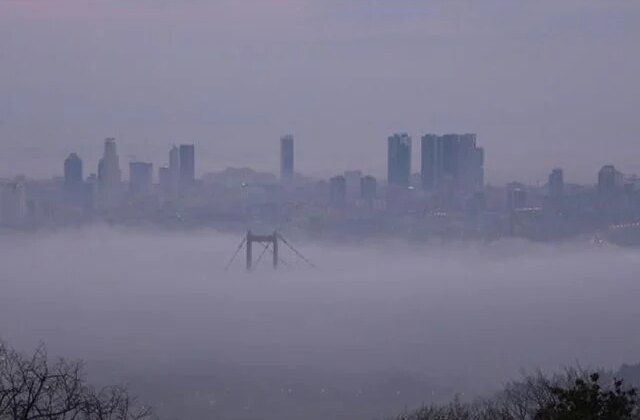 İstanbul’da yoğun sis: Boğaz hattı trafiğe kapatıldı