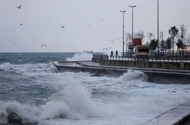 Valilikten İstanbul için şiddetli fırtına uyarısı
