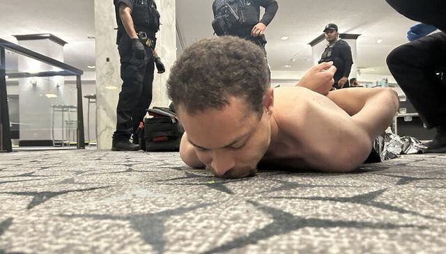 İşte yemeği kana bulamak isteyen saldırgan! Trump fotoğrafını paylaştı